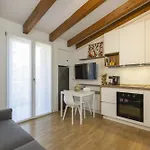 Apartment Artstay - San Raffaele, Near Metro M1, Ac *